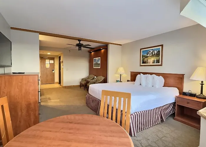 Studio 211 - Perfect Location With Pool And Hot Tub